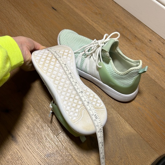 Women’s size 8 Fabletics training, running, walking shoes - Picture 7 of 7